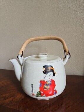 Teapot Ceramic Japanese Geisha Handpainted